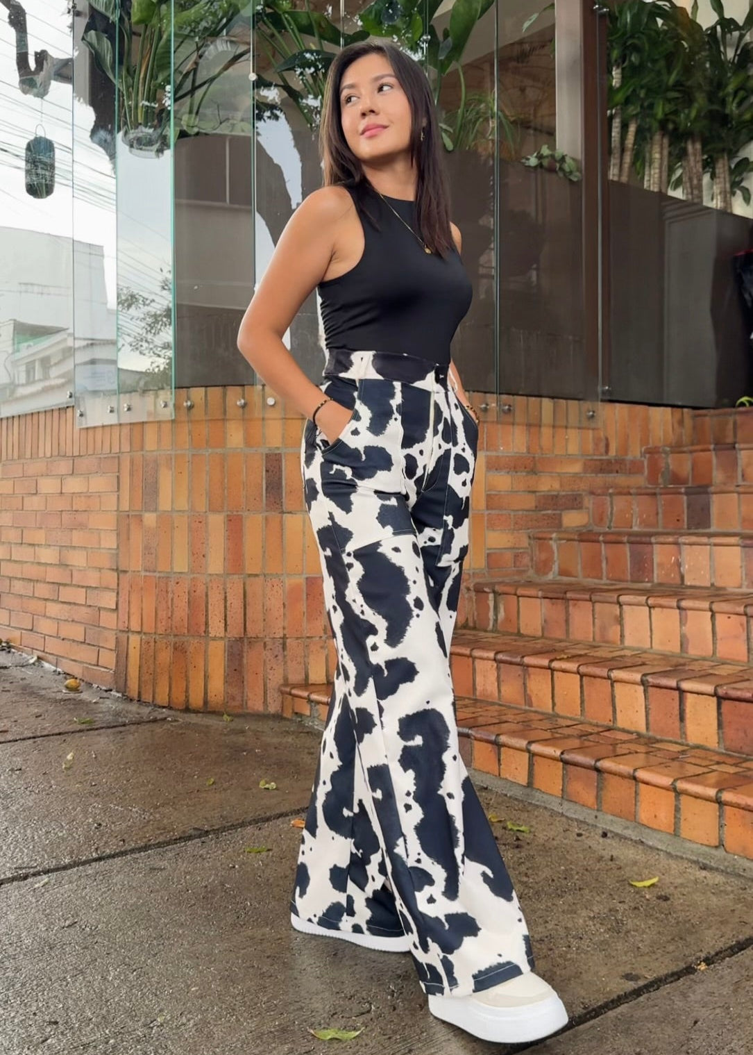 Pantalon cow print negro
