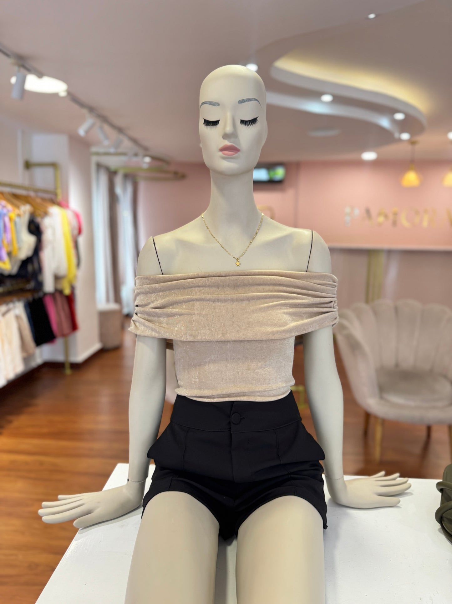 Body cuello bandeja dorado