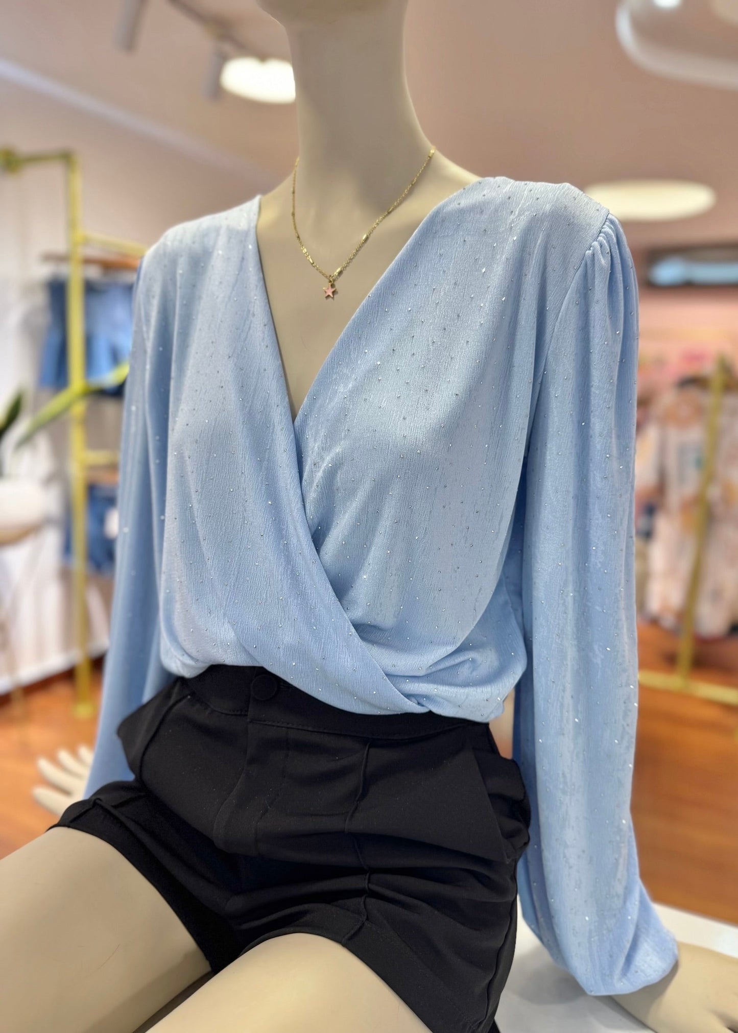 Blusa Alana con pedreria celeste