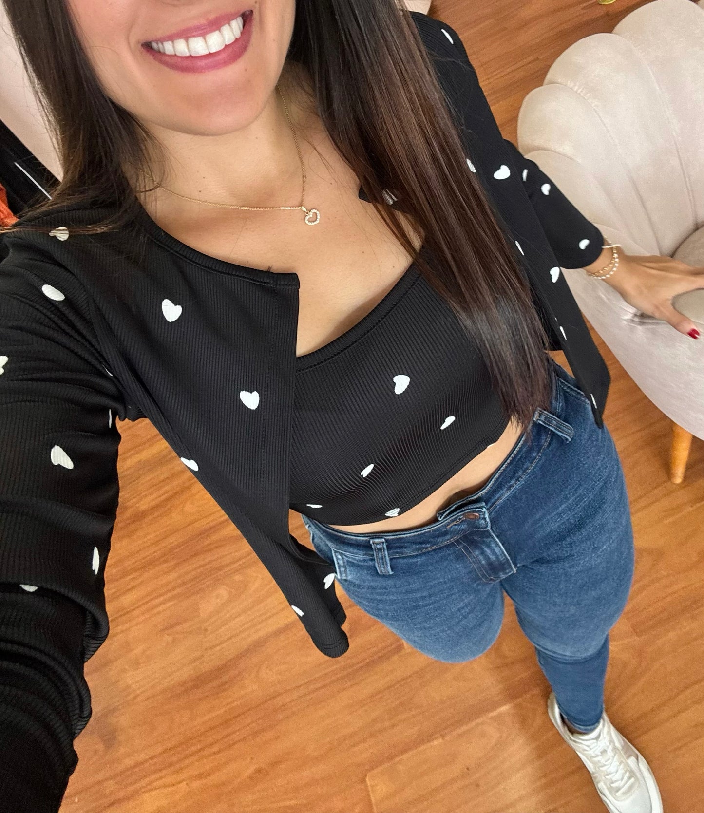 Buzo y top corazones negro