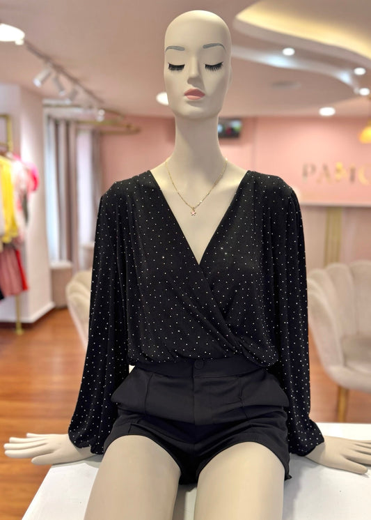 Blusa Tiffany con pedreria negra