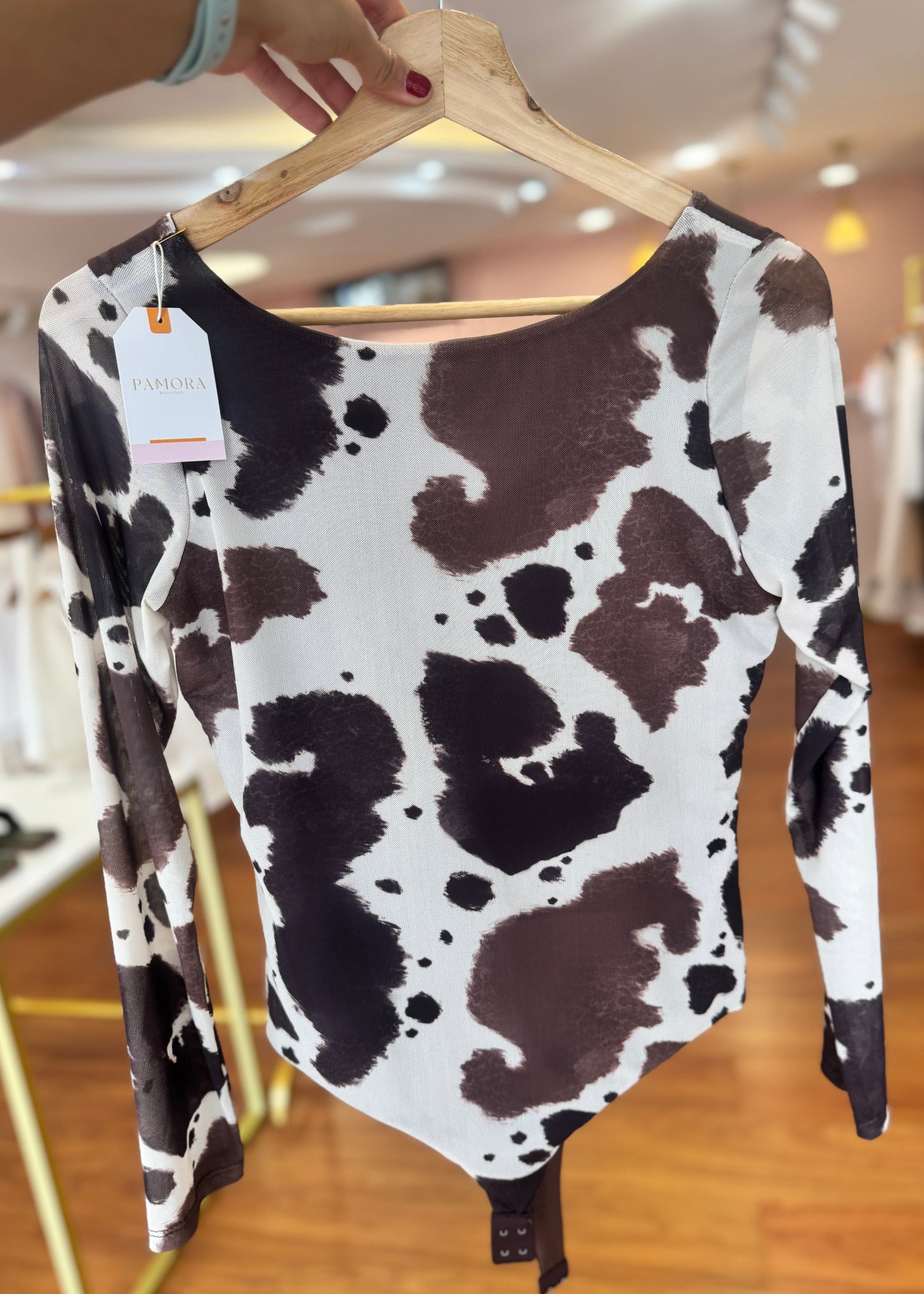 Body cow print cafe