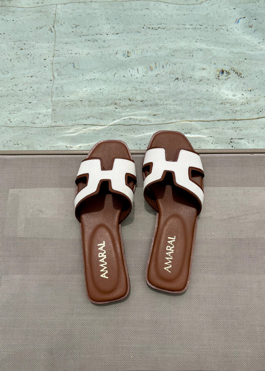 Sandalias Ámbar miel con blanco
