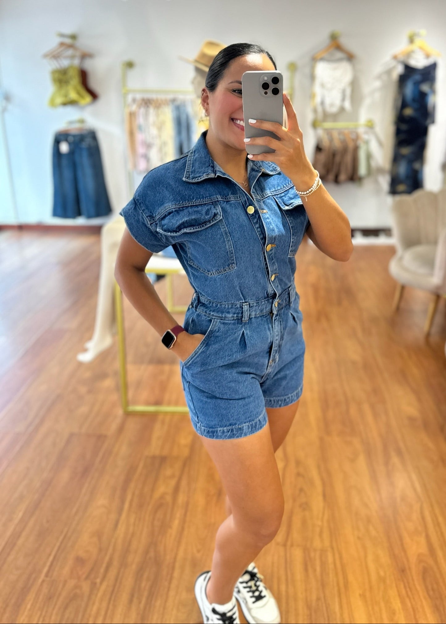 Enterizo denim corto tono medio