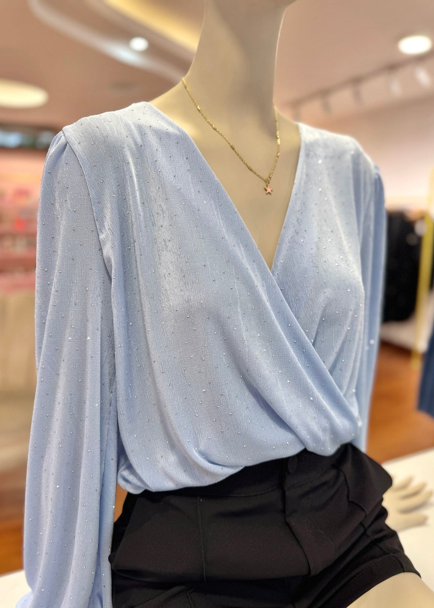 Blusa Alana con pedreria celeste