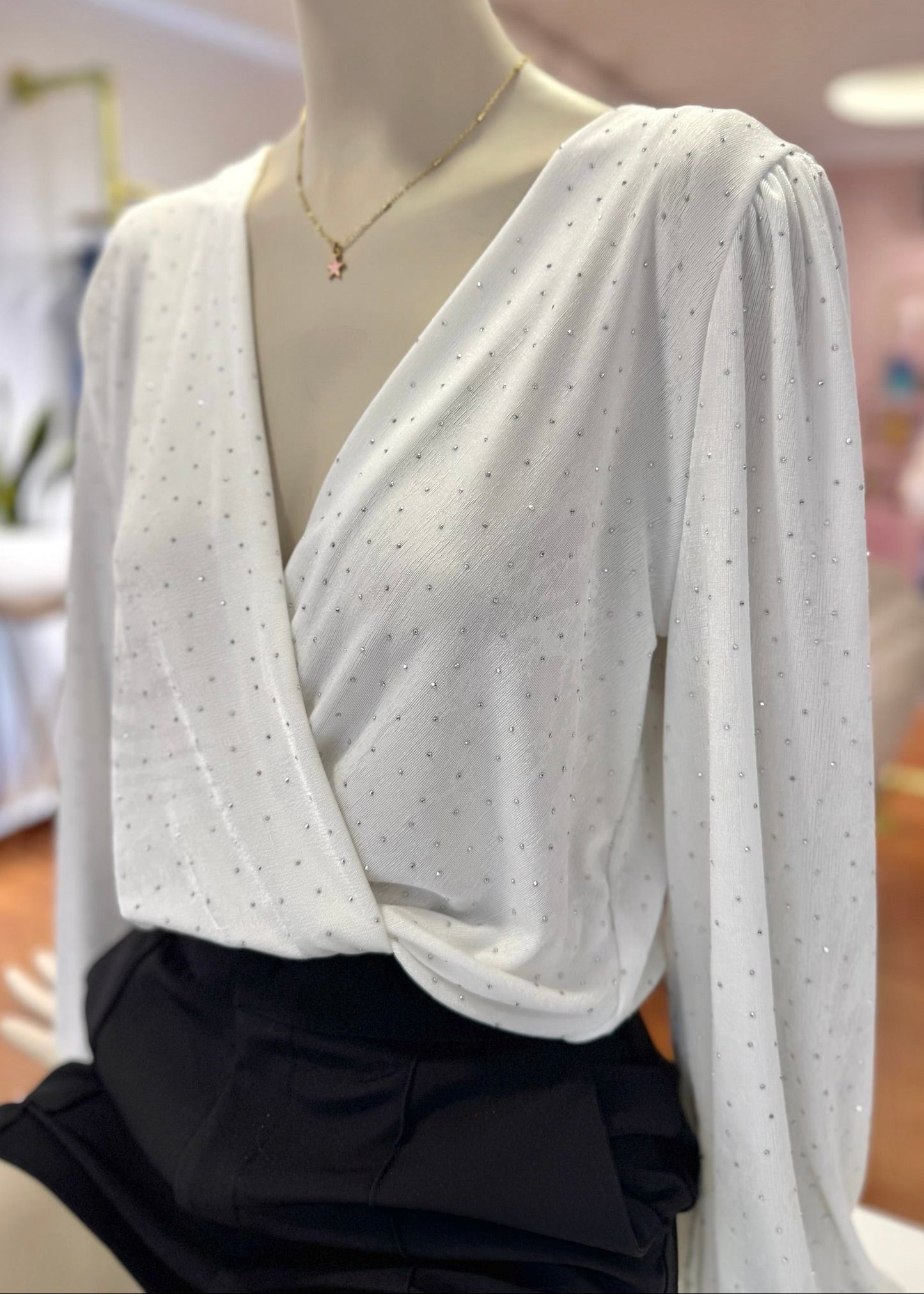 Blusa Alana con pedreria blanca