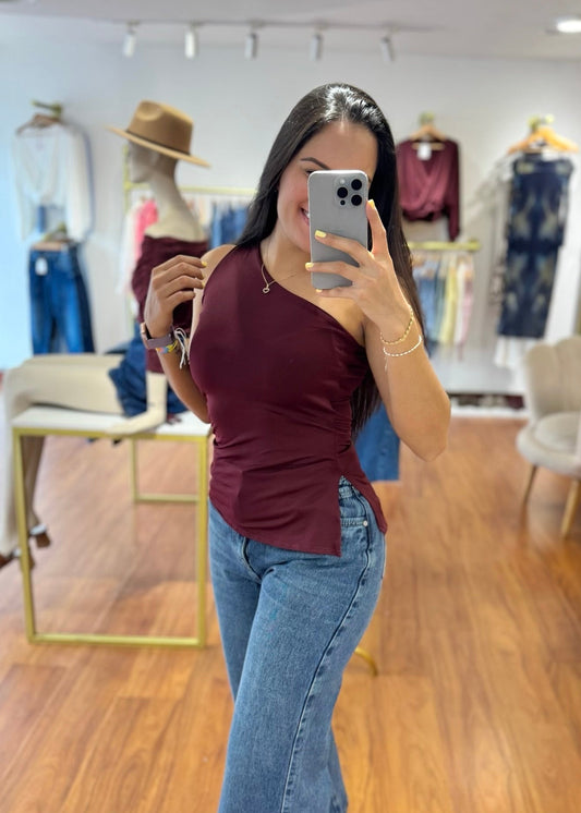 Blusa Maite vino tinto