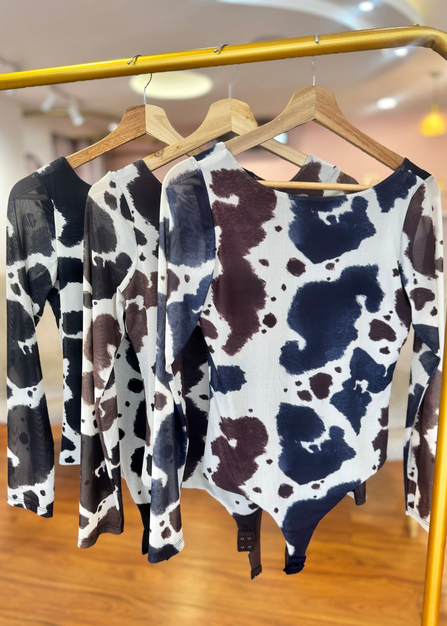 Body cow print cafe
