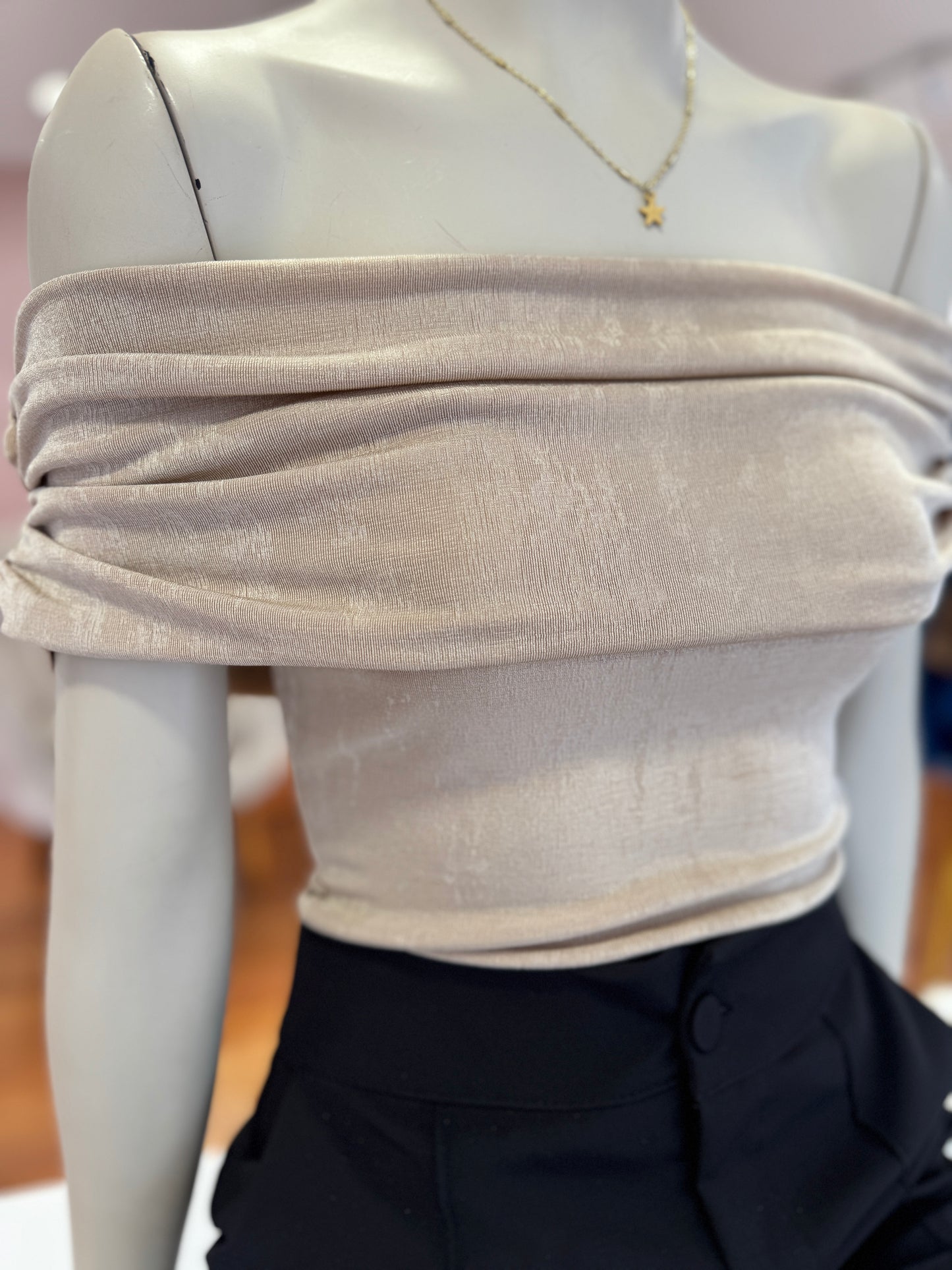 Body cuello bandeja dorado