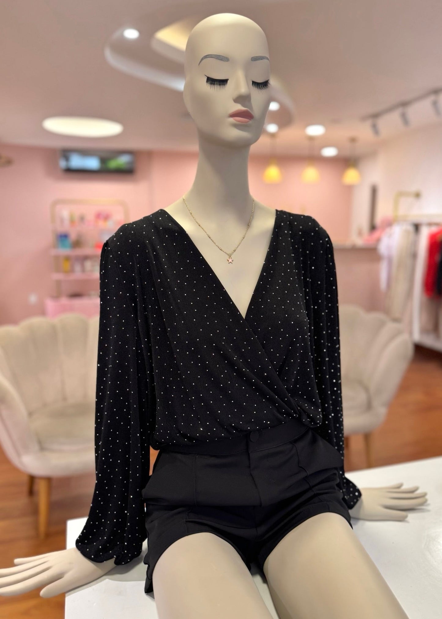 Blusa Tiffany con pedreria negra