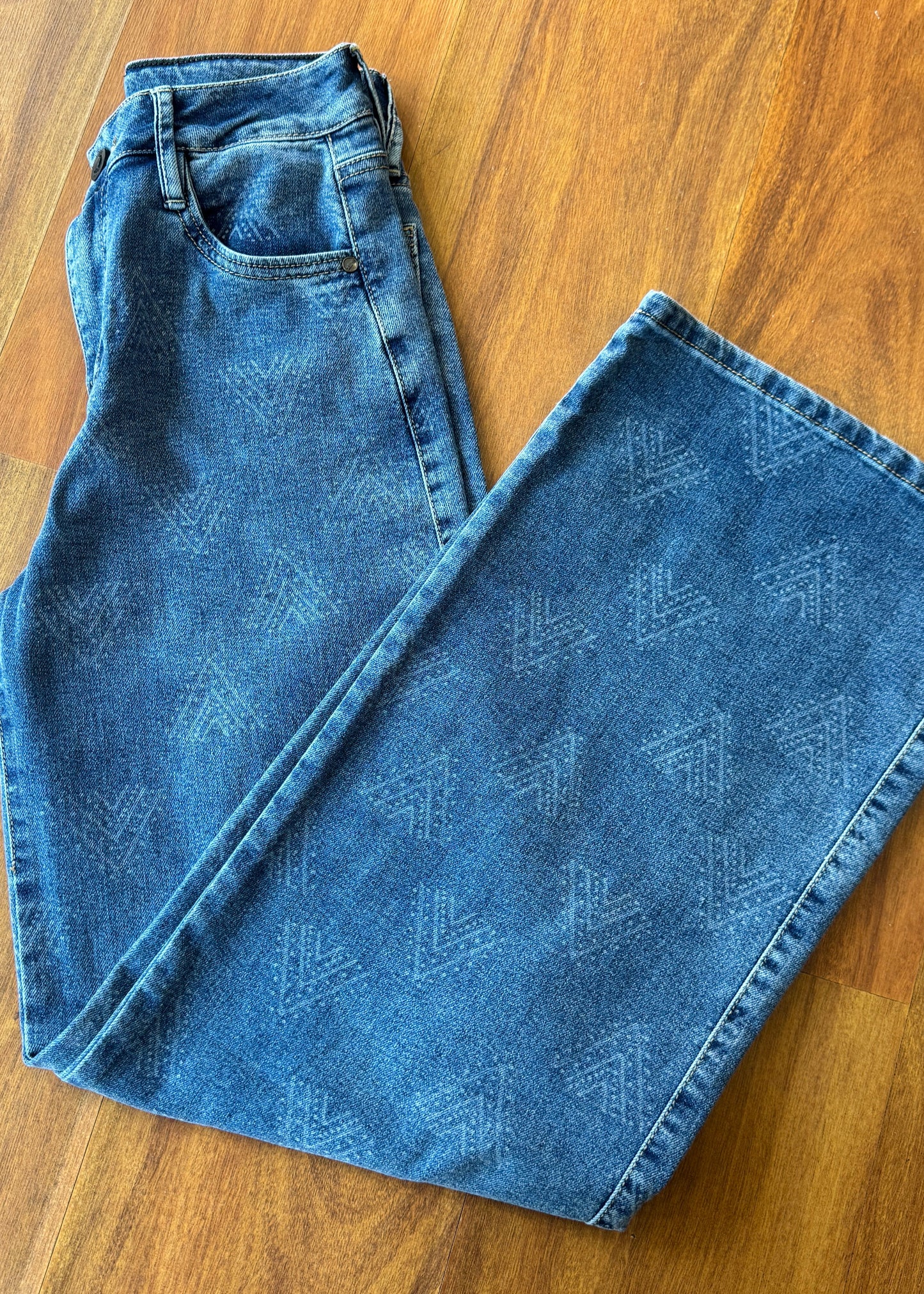 Jean Megan recto tono medio