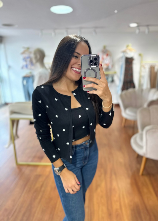 Buzo y top corazones negro
