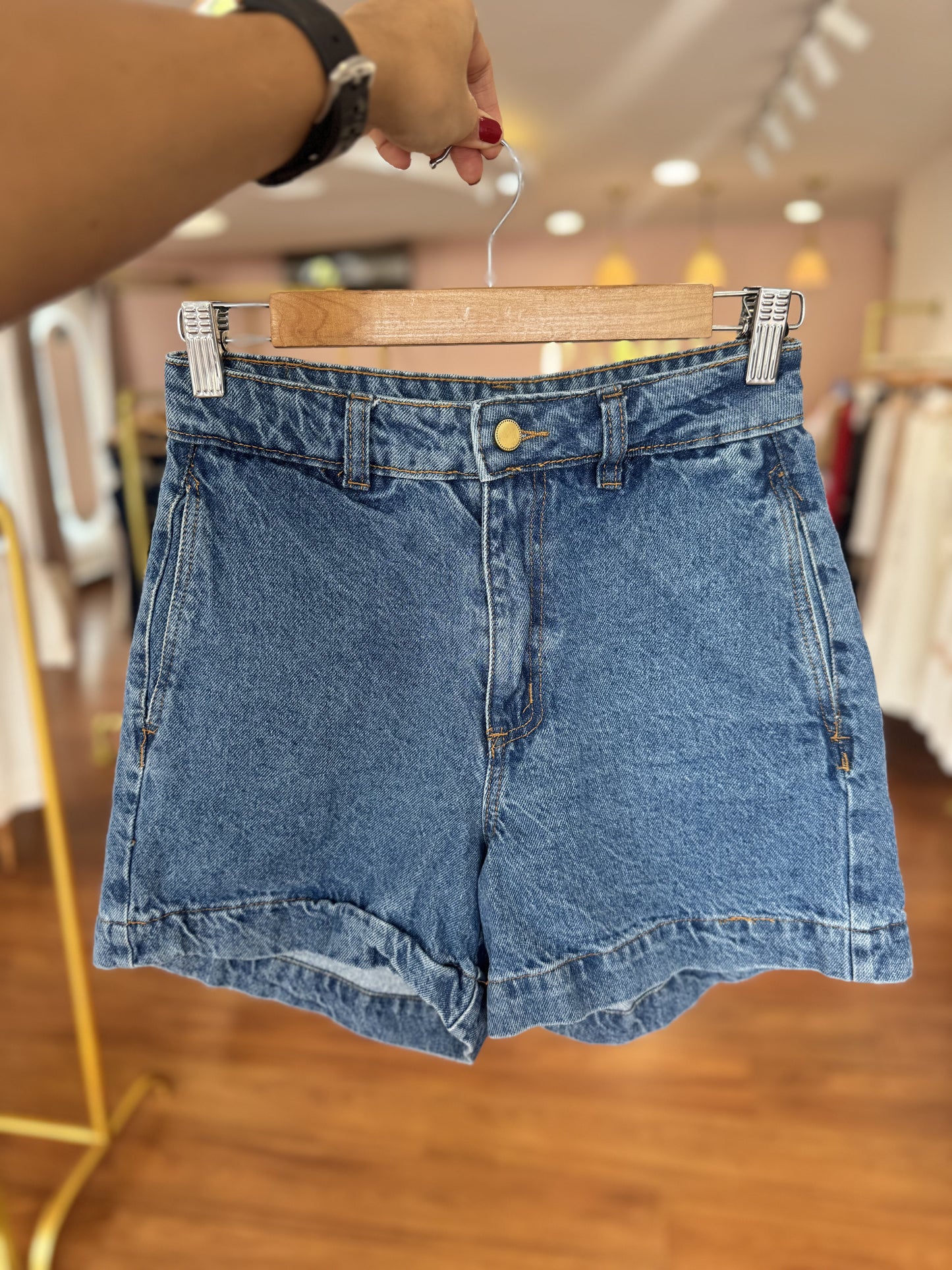 Bermuda denim tiro alto