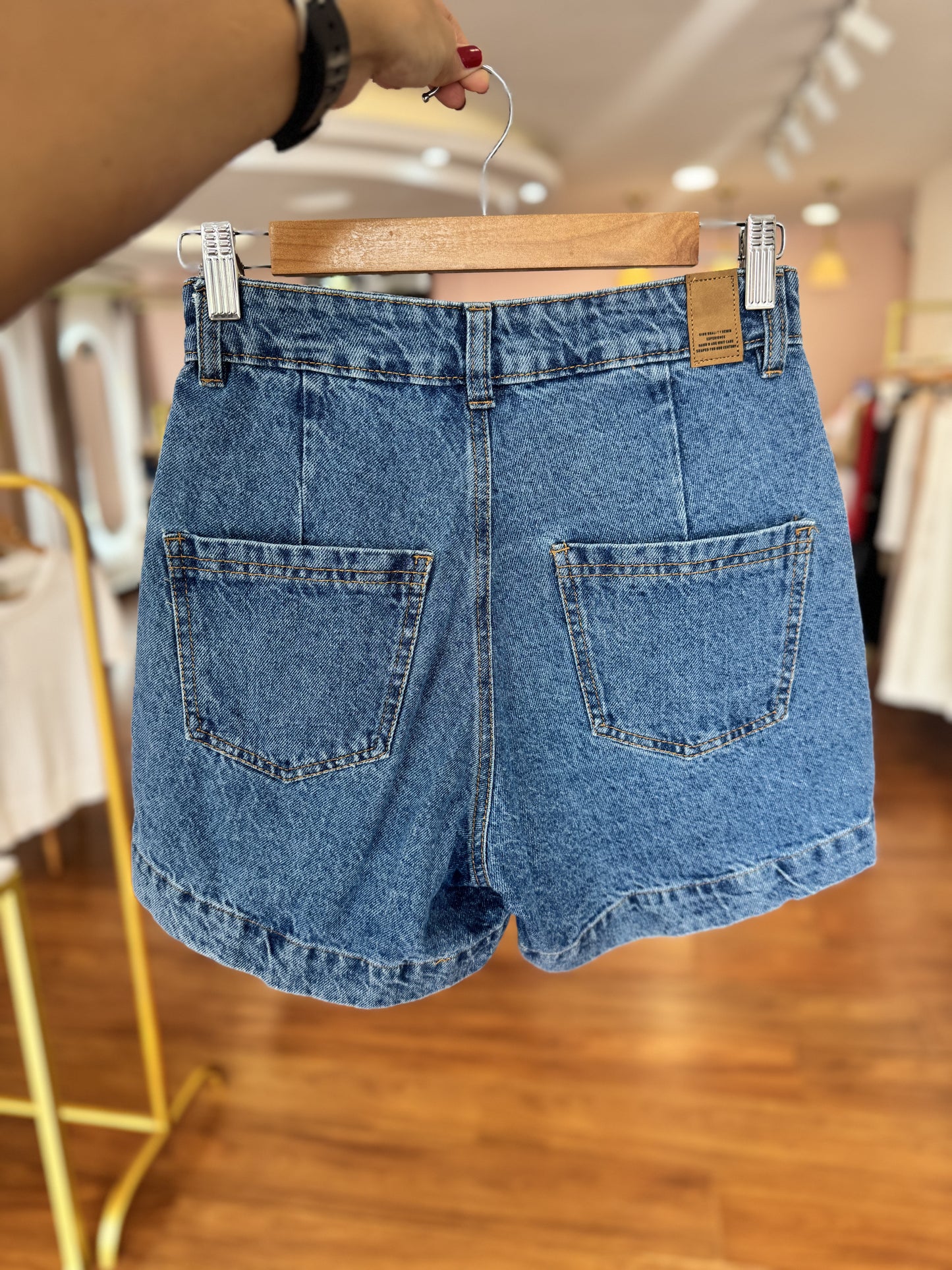 Bermuda denim tiro alto